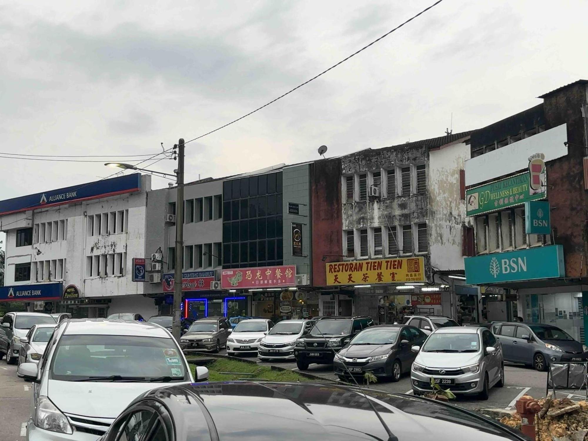 Pelangi Capsule Hostel Johor Bahru Exterior photo